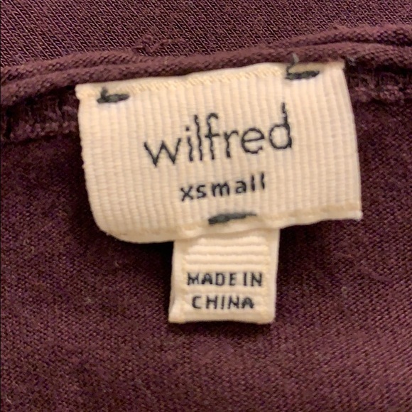 Bundle 2/$10 Wilfred Buttoned Blouse in Plum - Picture 3 of 4